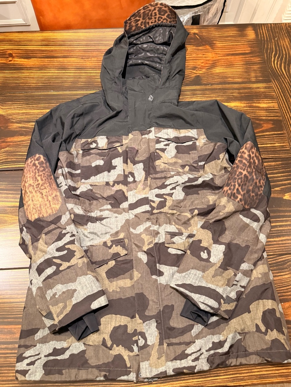 Volcom Leda GORE-TEX Women’s Snowboard / Ski Jacket – Size XL